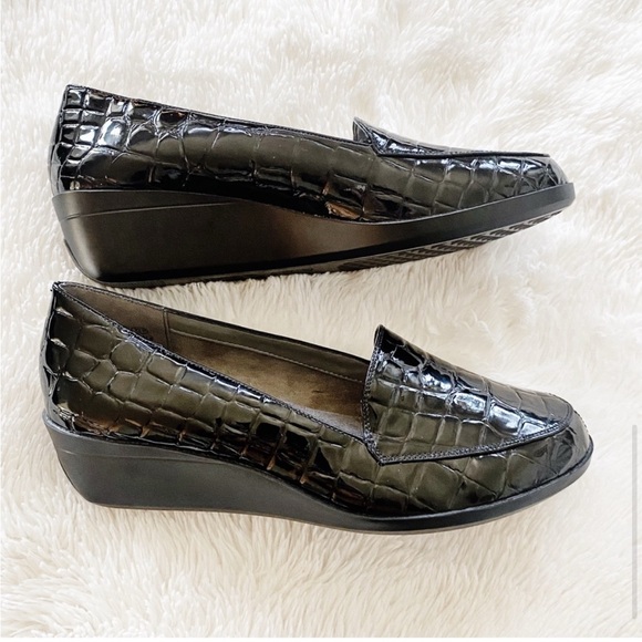 Aerosoles True Match Black Croc Print
Wedge Loafers Shoes  7.5 7 1/2 NWOT - Picture 1 of 12
